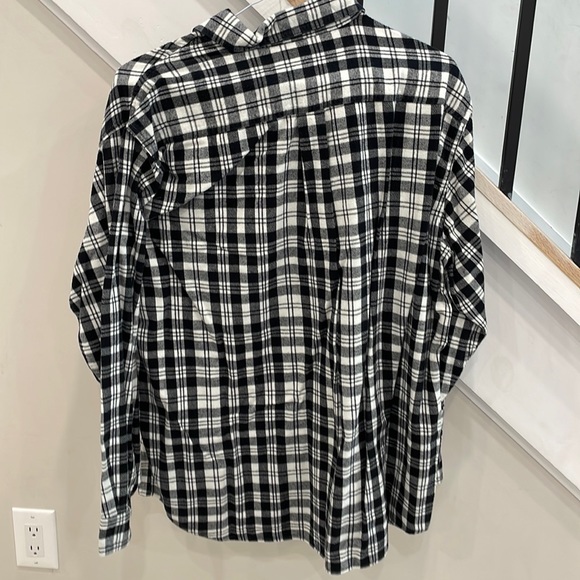 LLBean cotton button down shirt - Picture 6 of 6